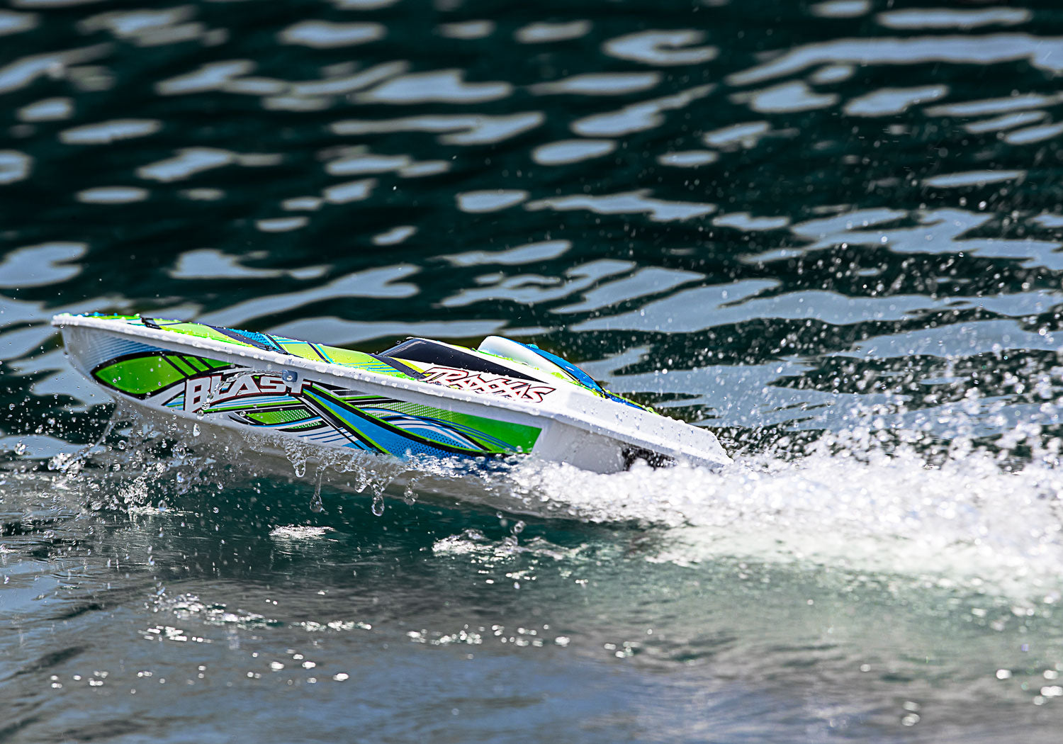 Blast RTR Boat w/USB-C